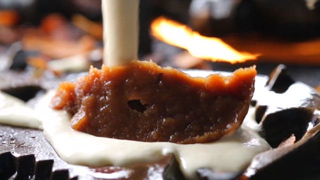 밀가루 반죽과 단팥소로 붕어빵을 준비하기