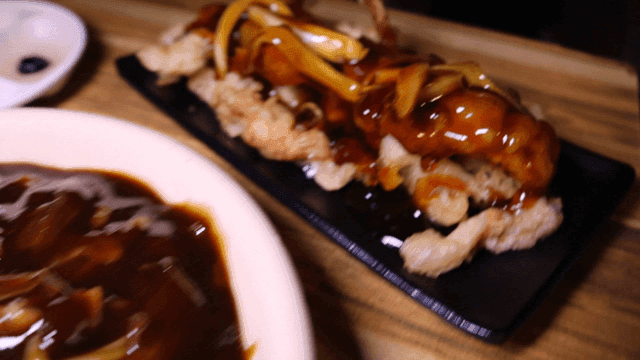 Jajangmyeon and tangsuyuk on a table