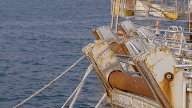 바다 위 배의 어업 장비