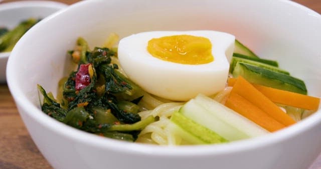 Jjolmyeon with Vegetables and Young Radish Kimchi