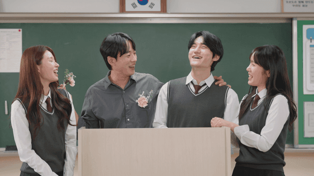 선생님께 꽃을 선물하며 스승의 날을 축하하는 학생들