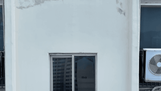 창문이 있는 건물 외관