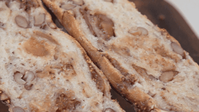 Steaming fig baguette cross-section