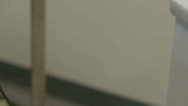 공중 화장실의 지문센서가 있는 스마트 시스템