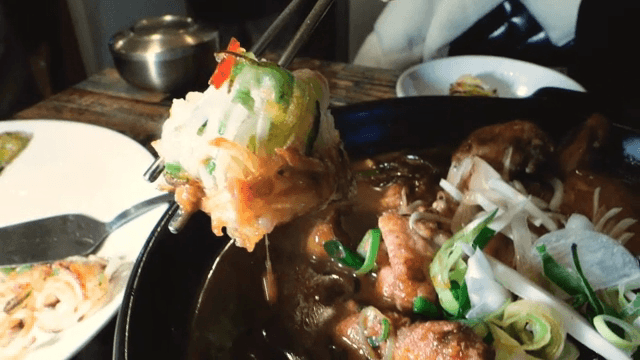 호박감자전을 찜닭 국물에 찍어먹기