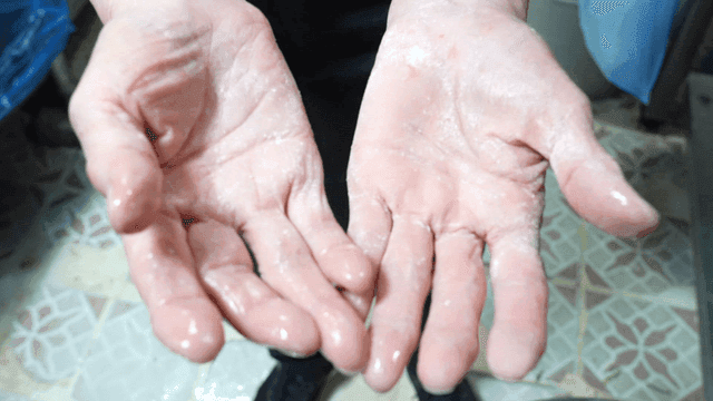 Person's hand that shines