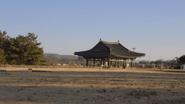 공원에 있는 전통 한국 정자