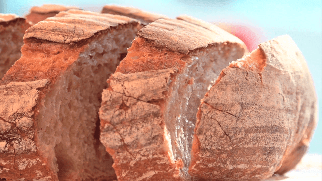 사워도우 조각들 클로즈업