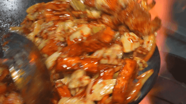 Spicy stir-fried pork cooked in hot wok