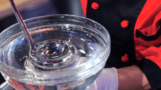 매운 양념이 되어있는 생선에 넣는 물엿