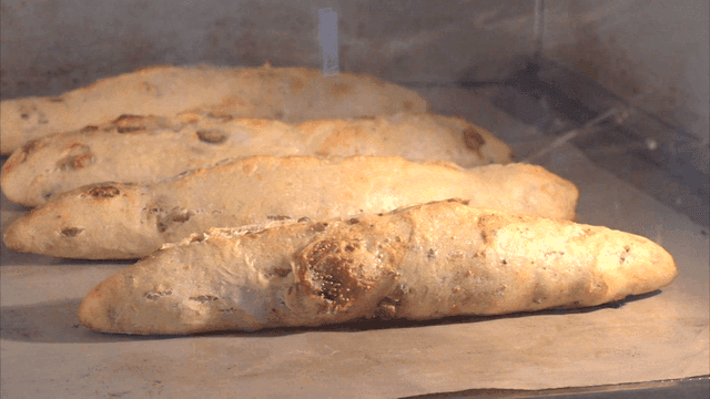 Figs baguette baking in oven