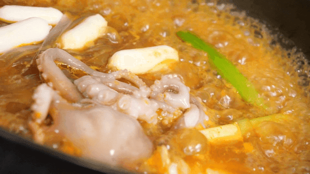 낙지와 떡이 들어간 해물 찜닭