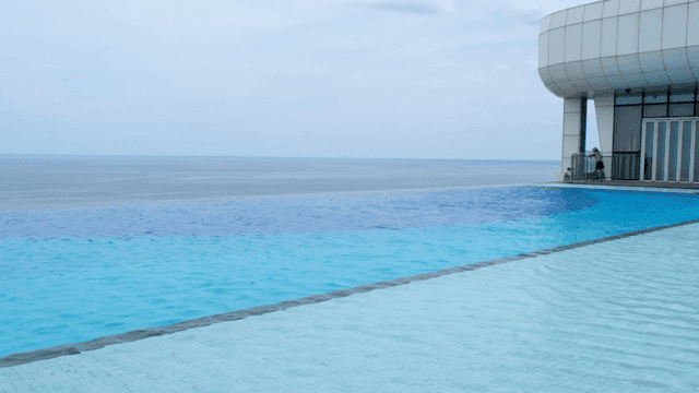 Infinity pool overlooking the ocean
