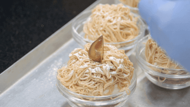 Mont Blanc dessert preparation process