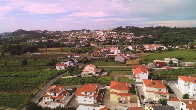 자연과 함께 어우러진 리스본 교외지역의 거주단지