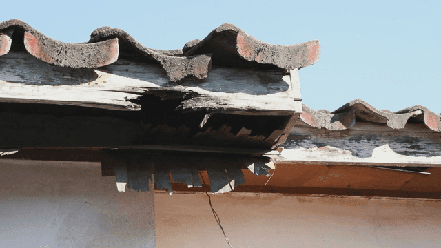 Old traditional Korean roof under sunlight