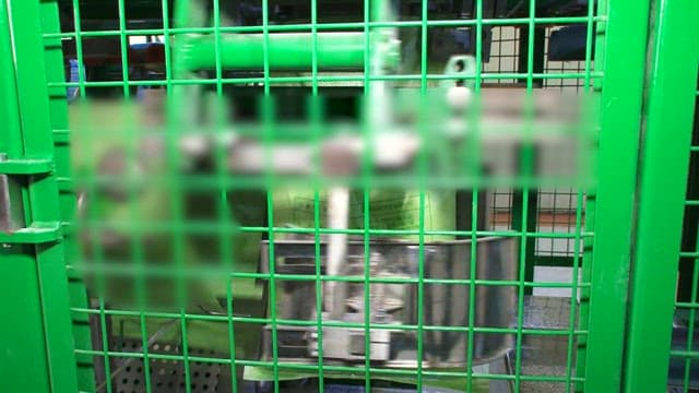 공장의 자동 포장 과정