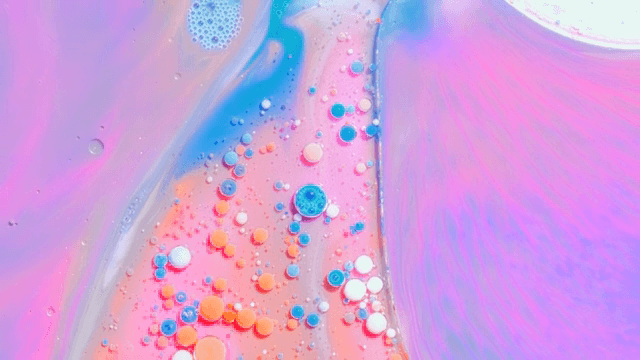 Colorful bubbles in mixed liquid