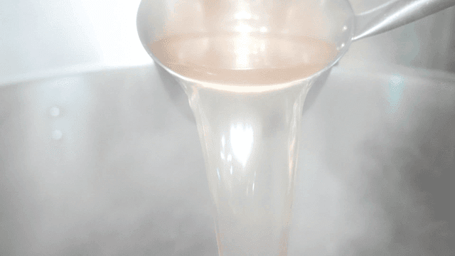 Ladle for pouring clear broth into pot