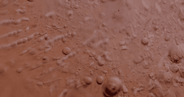 추상적인 패턴의 주황색 액체