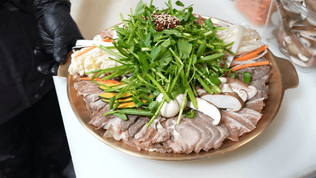 Korean-style platter of fresh vegetables and meat