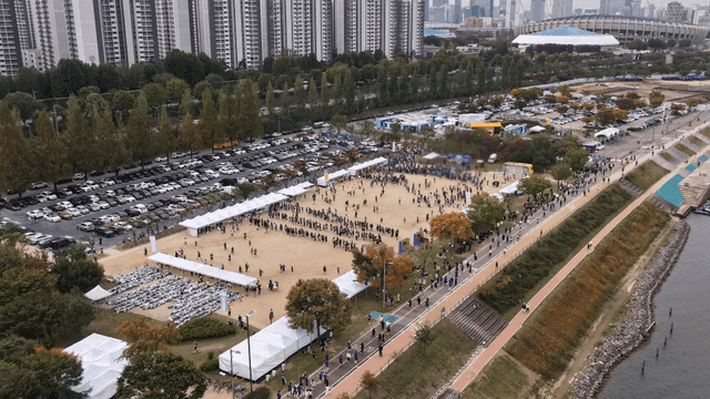 Large outdoor event with many people