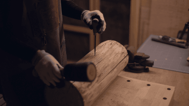 목재를 다루는 장인