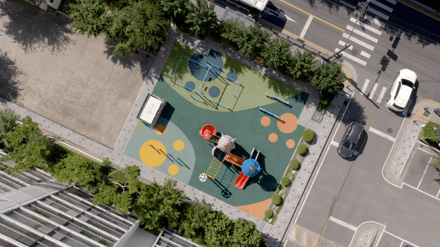 도시 환경의 알록달록한 놀이터