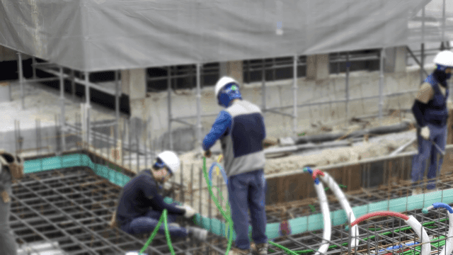 건설 현장의 작업자들