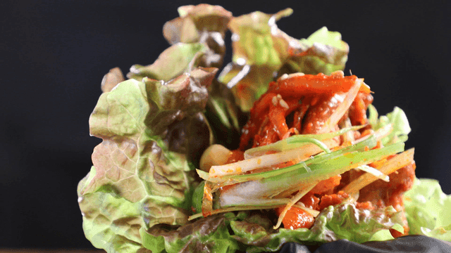 Spicy stir-fried pork lettuce wraps