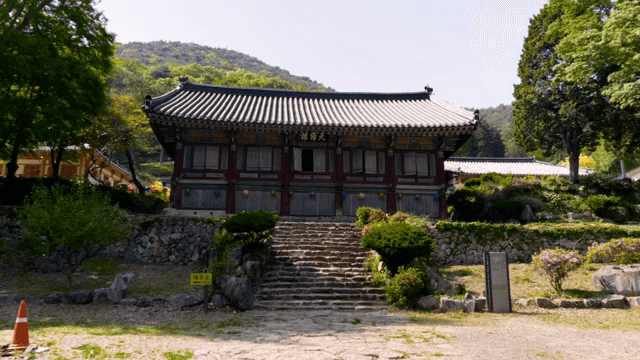 고요한 환경의 전통 한국 사찰