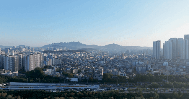 City view with mountains in distance