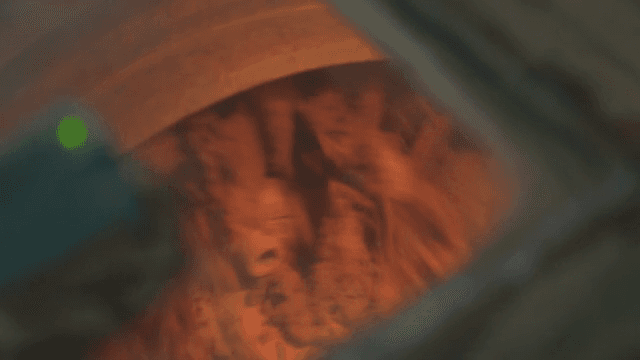 기계에서 처리되는 흙