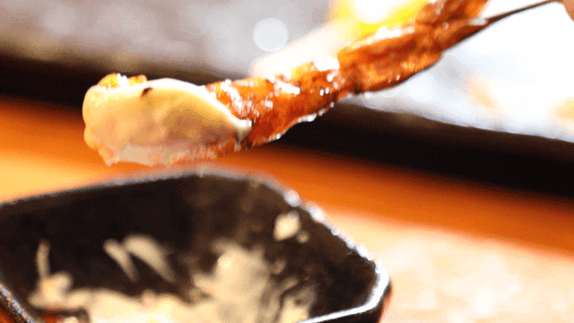 Grilled shrimp skewers dipped in mayonnaise cream sauce