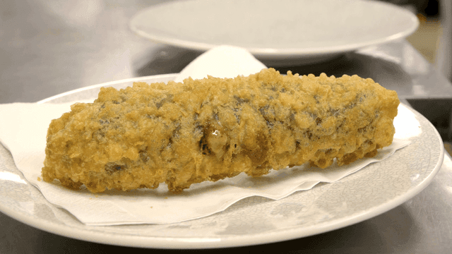 Freshly fried Korean seaweed roll