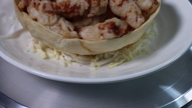 바삭바삭하고 맛있는 탕수육과 새콤달콤한 소스