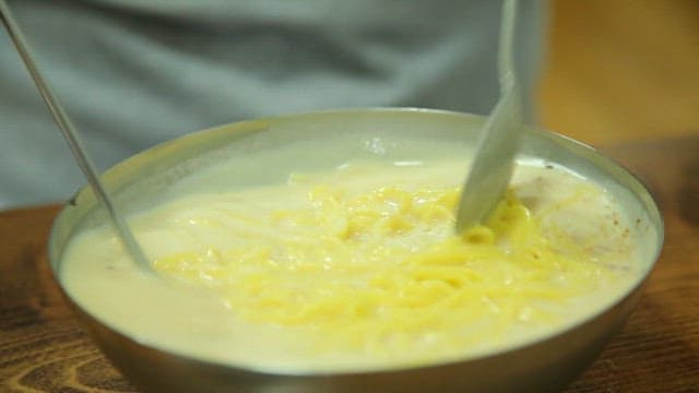 크리미한 콩국물의 콩국수