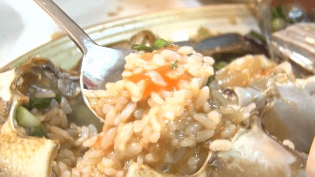 게딱지에 밥 비비기