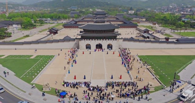 Traditional ceremony at Gyeongbokgung Palace