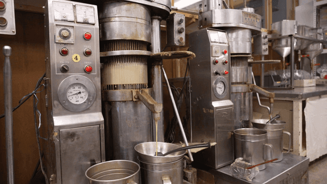 기름을 뽑아내는 방앗간 산업 기계