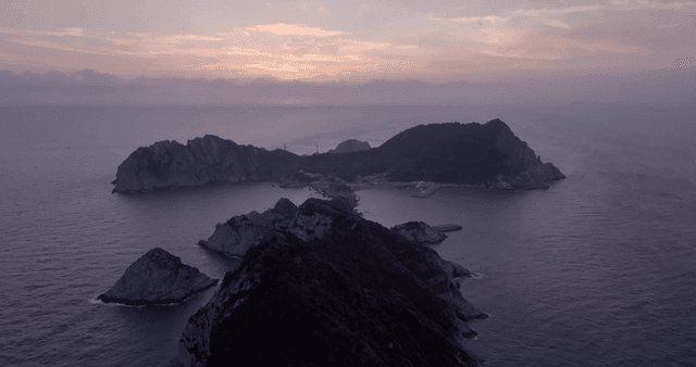 일몰의 고요한 섬