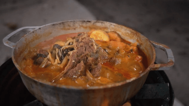 Pork Backbone Stewwith goat meat is boiling