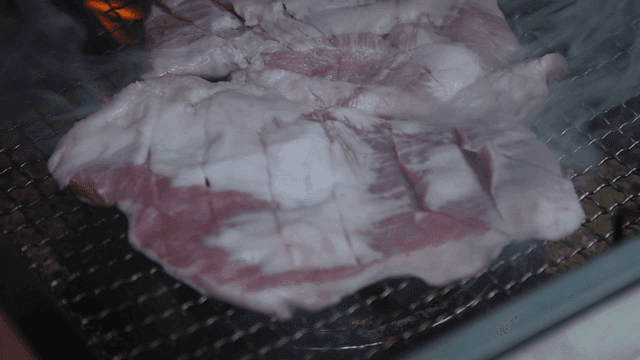 석쇠에 초벌되는 통항정살