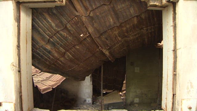 철거 후 건설 현장의 잔해들