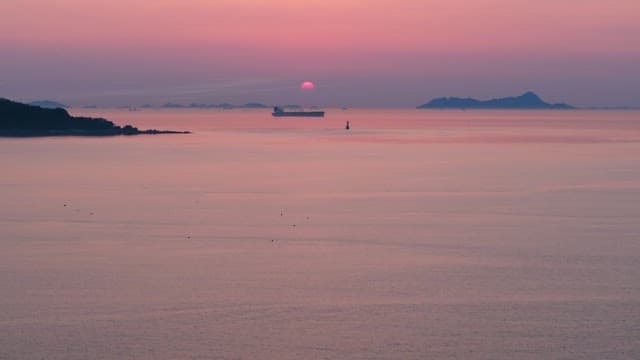 Red Sky and Sea Painted by a Peaceful Sunset