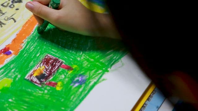 창의적인 그림 솜씨를 뽐내는 어린이