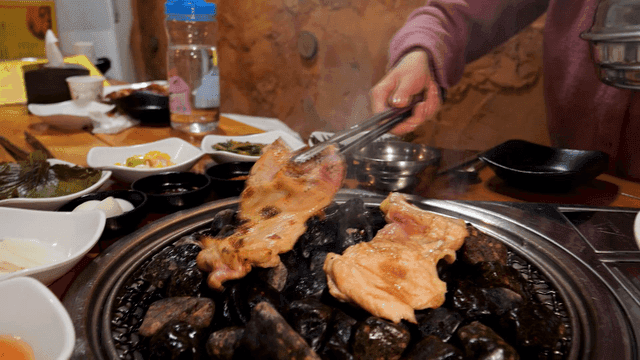 Maekbanseok Charcoal Grilled Chicken Galbi