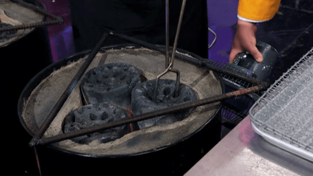 화로에 있는 연탄