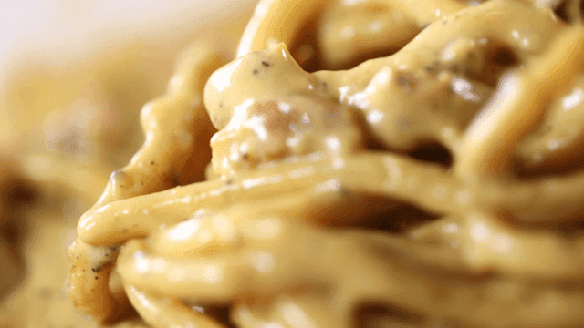 Creamy carbonara pasta with rich sauce