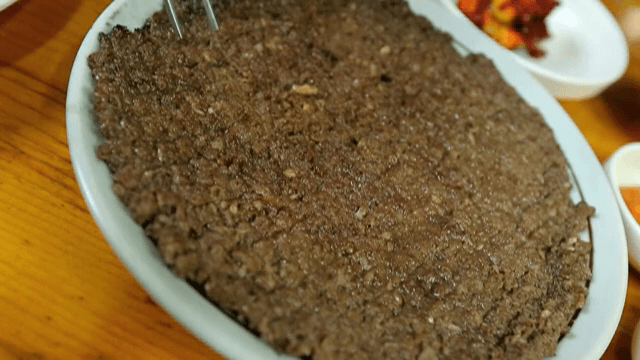접시에 담긴 석쇠불고기